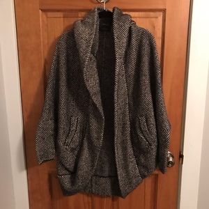 Hooded shrug with pockets and hood